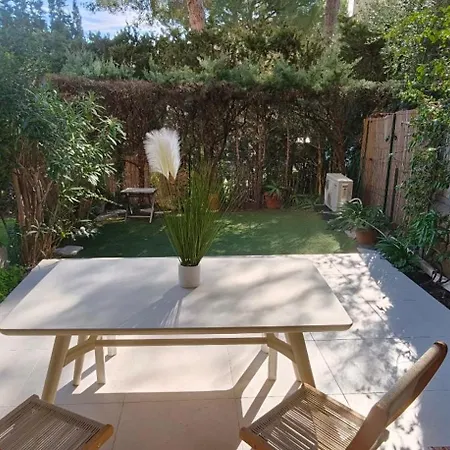 New 250m With Pool & Terrace شقة