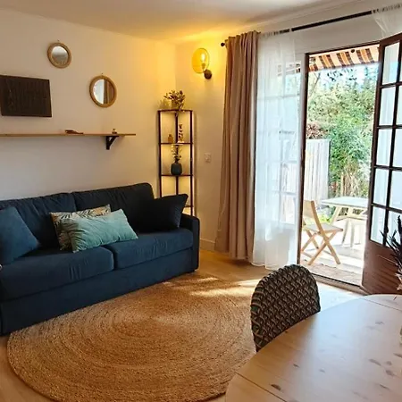 Apartment New 250m With Pool & Terrace *