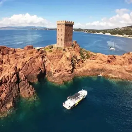 New 250m With Pool & Terrace * Saint-Raphael (Var)